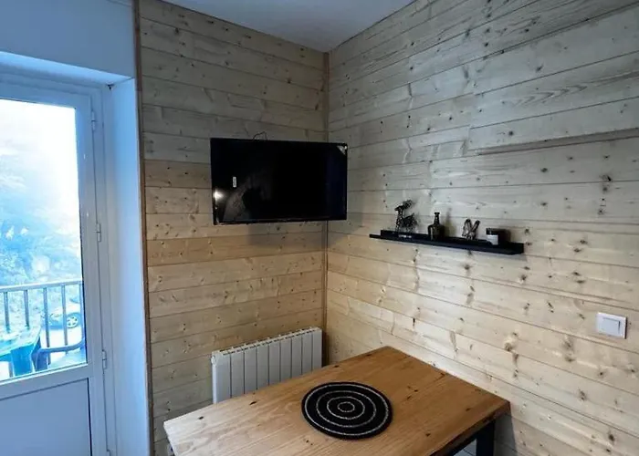 Omiria 1700 Romeu Apartment